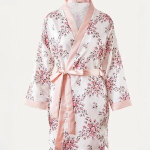 NWOT Morgan Lane Pink and White Floral Satin Kimono Short Robe (OS) FutFabFun